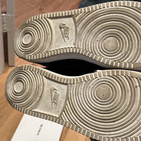 Nike Sneakers - Picture 3 of 6